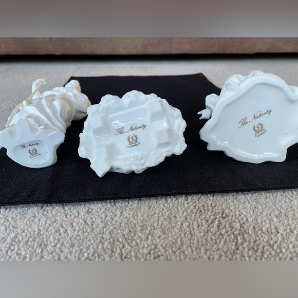 Lenox Collection, The Holy Family, Lenox Nativity Sculptures - Picture 2 of 4